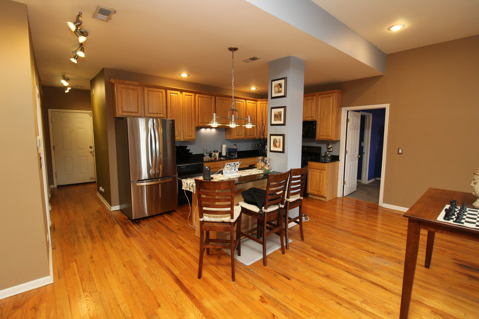 3231 West Fullerton Avenue, Unit 3W Chicago, IL 60647 - Photo 2 of 25