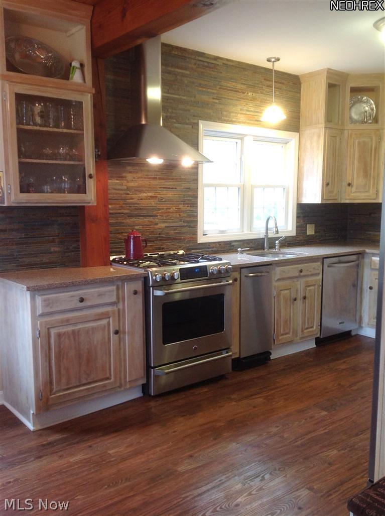 1606 Compton Road Cleveland, OH 44118 - Photo 5 of 23