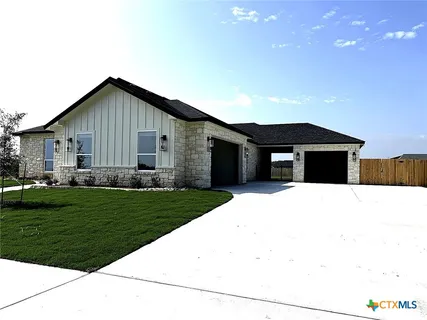 $690,900 | 1614 Hunt Drive, Salado, TX 76571