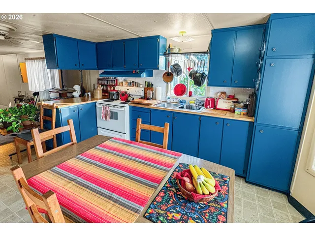 $70,000 | 2300 Southeast 82nd Avenue, Unit 26, Portland, OR 97216