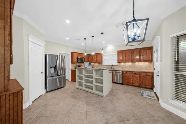 $425,000 | 7035 Little Willow Drive, Pasadena, TX 77505