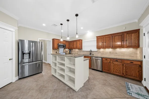 $425,000 | 7035 Little Willow Drive, Pasadena, TX 77505