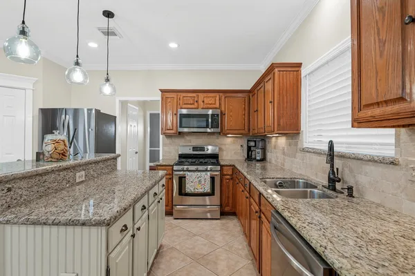 $425,000 | 7035 Little Willow Drive, Pasadena, TX 77505