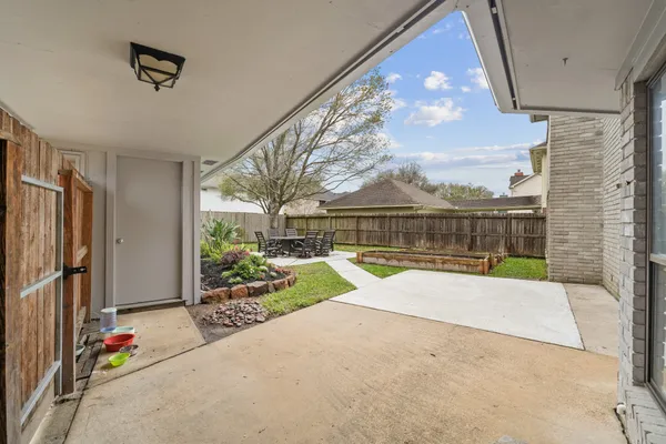 $425,000 | 7035 Little Willow Drive, Pasadena, TX 77505