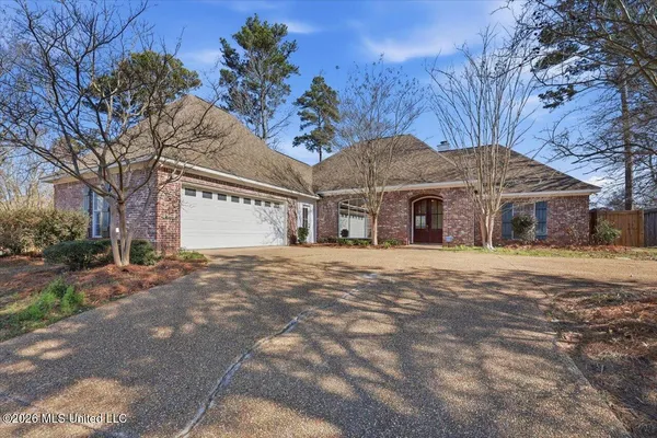 $347,500 | 102 Fox Hollow Bend, Brandon, MS 39047