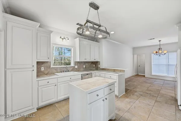 $347,500 | 102 Fox Hollow Bend, Brandon, MS 39047