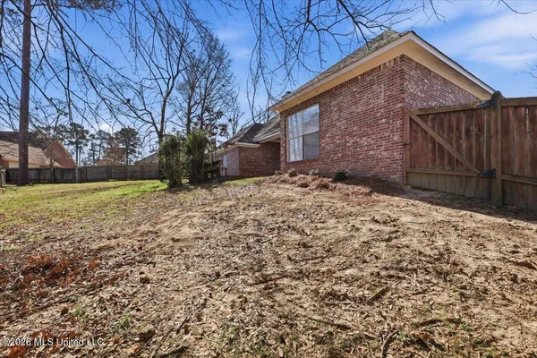 $347,500 | 102 Fox Hollow Bend, Brandon, MS 39047