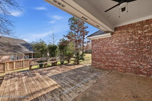 $347,500 | 102 Fox Hollow Bend, Brandon, MS 39047