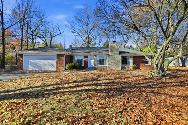 $2,600 | 7026 Spring Mill Road, Indianapolis, IN 46260