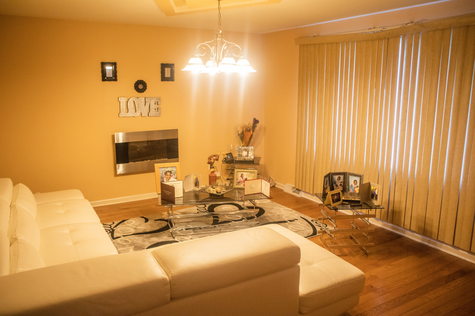 18339 Bock Road Lansing, IL 60438 - Photo 6 of 20 a room with musical instruments