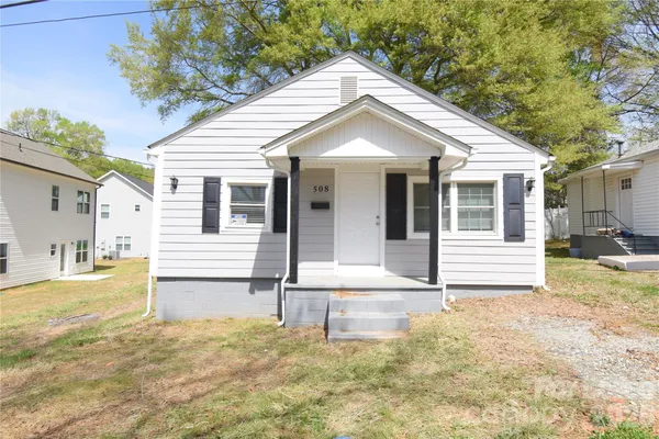 $1,275 | 508 East Webb Street, Dallas, NC 28034