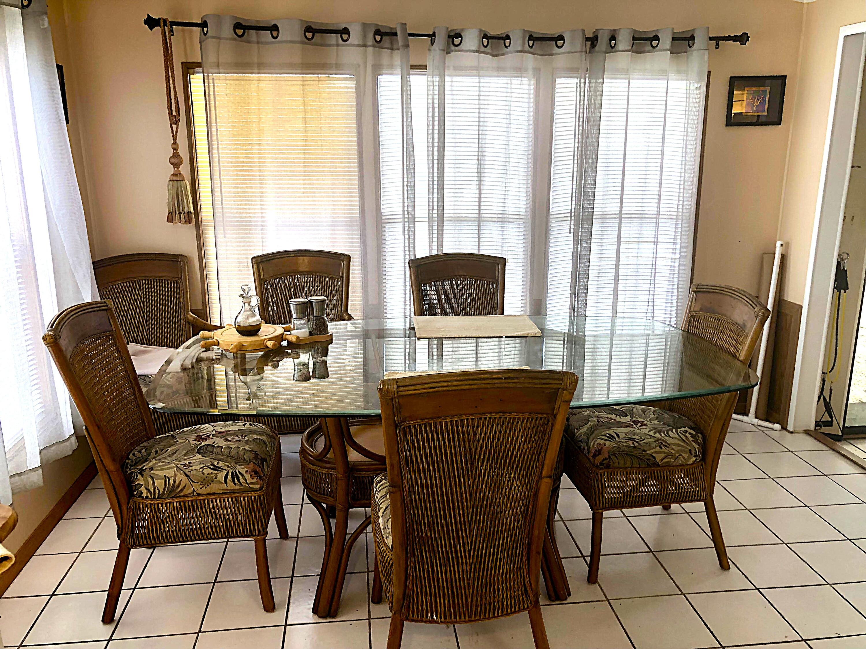 55 Boca Chica Road, Unit 32 Key West, FL 33040 - Photo 8 of 34 Diningv2