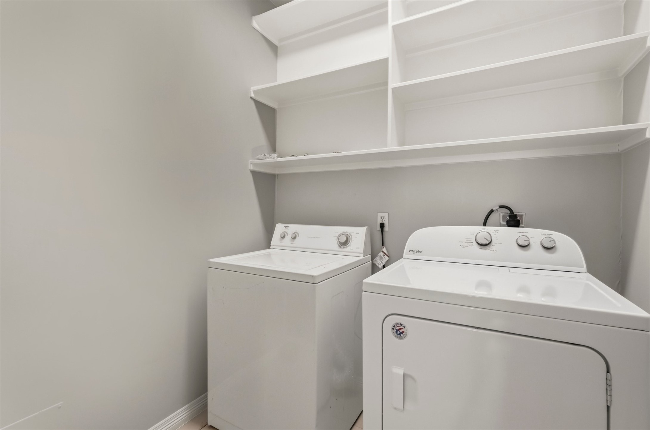 822 Stuart Street Houston, TX 77006 - Photo 18 of 27