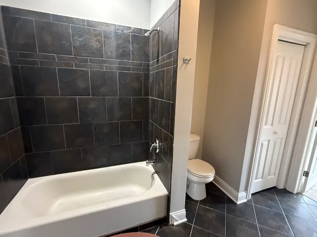 $2,900 | 7008 West Medill Avenue, Chicago, IL 60707