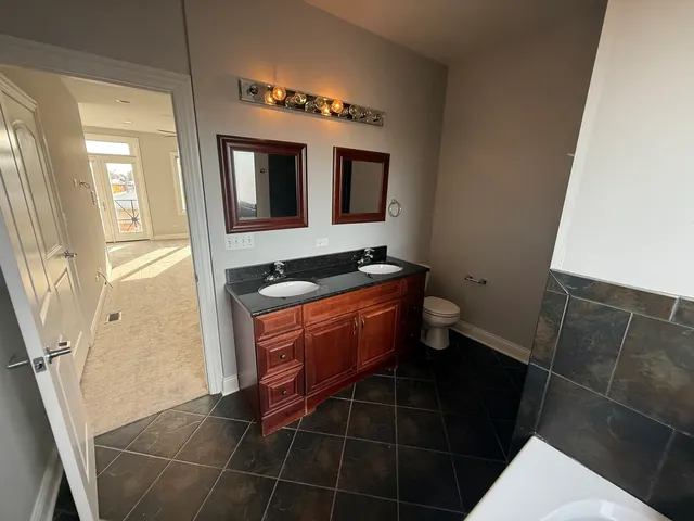 $2,900 | 7008 West Medill Avenue, Chicago, IL 60707