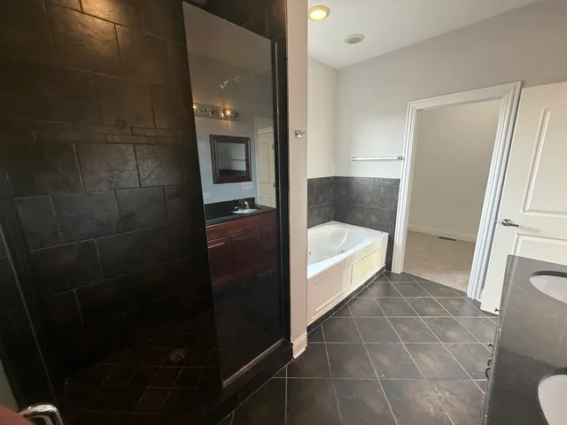 $2,900 | 7008 West Medill Avenue, Chicago, IL 60707