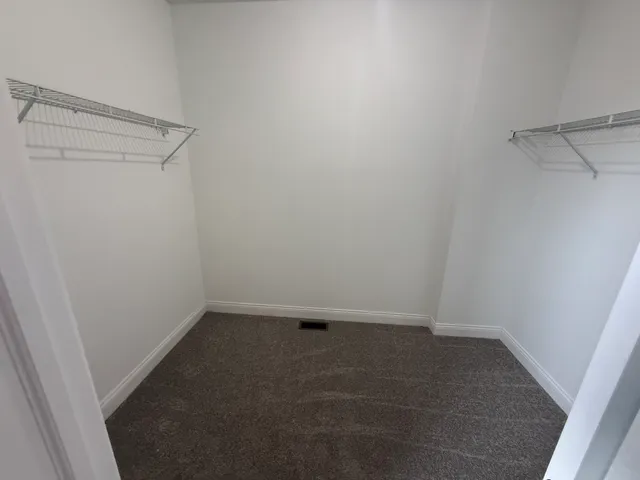 $2,900 | 7008 West Medill Avenue, Chicago, IL 60707