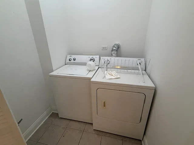 $2,900 | 7008 West Medill Avenue, Chicago, IL 60707