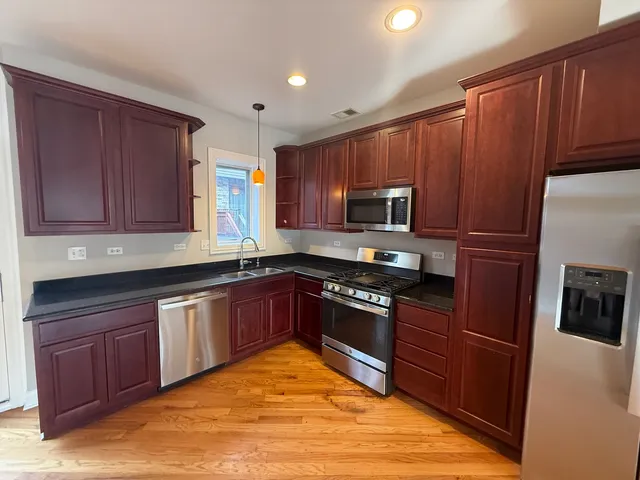 $2,900 | 7008 West Medill Avenue, Chicago, IL 60707