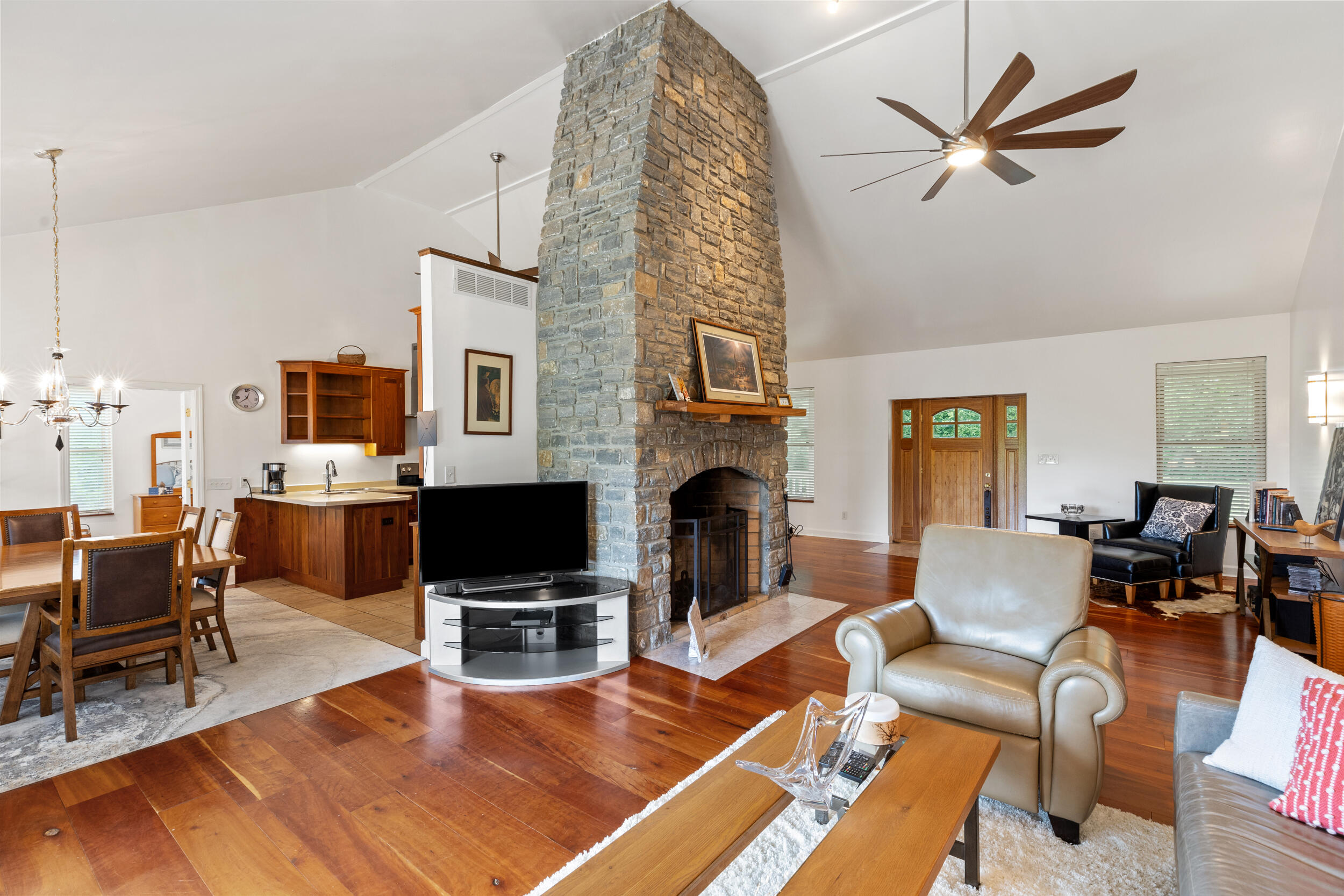 1082 Jim Clark Road Lancaster, KY 40444 - Photo 7 of 39 IMG_7150