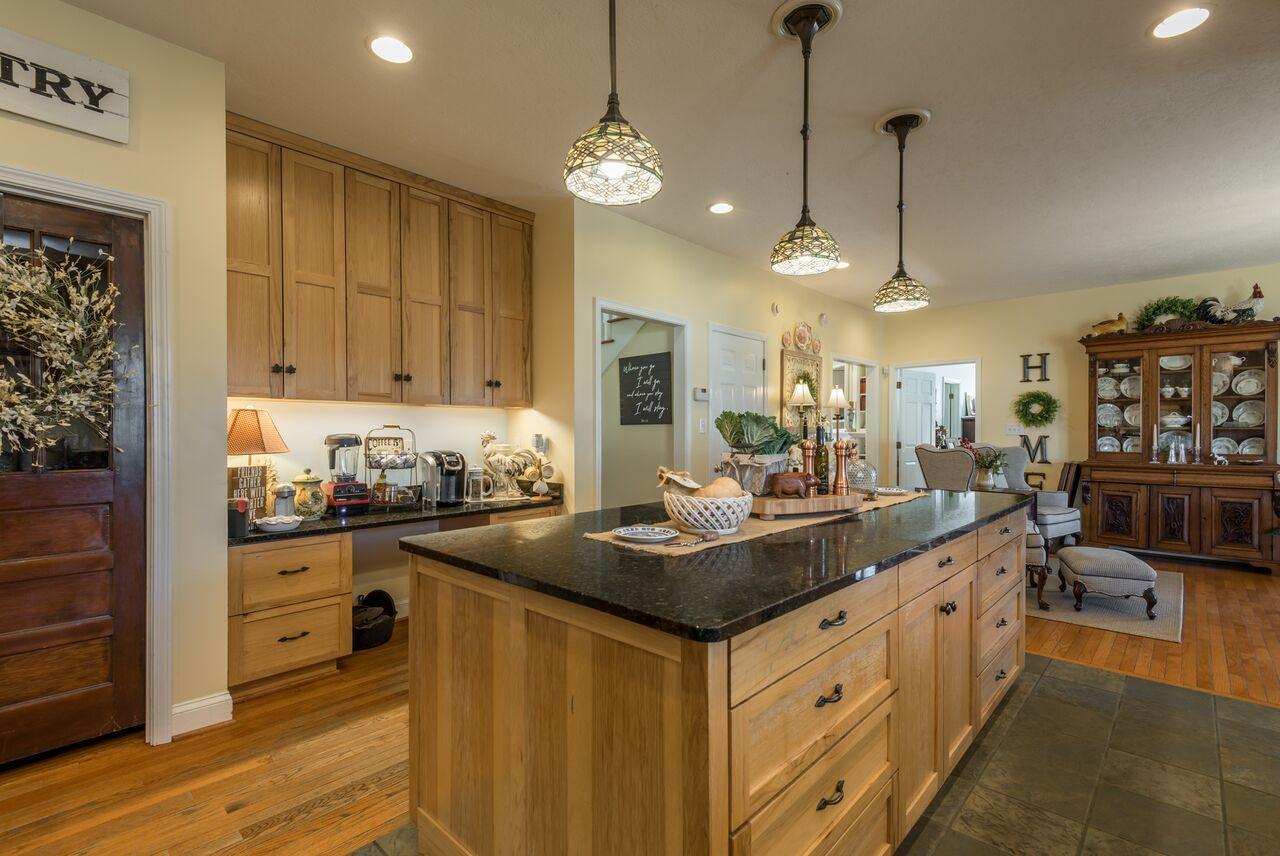 457 Smith Road Clinton, TN 37716 - Photo 10 of 40 457SmithRd-13_preview