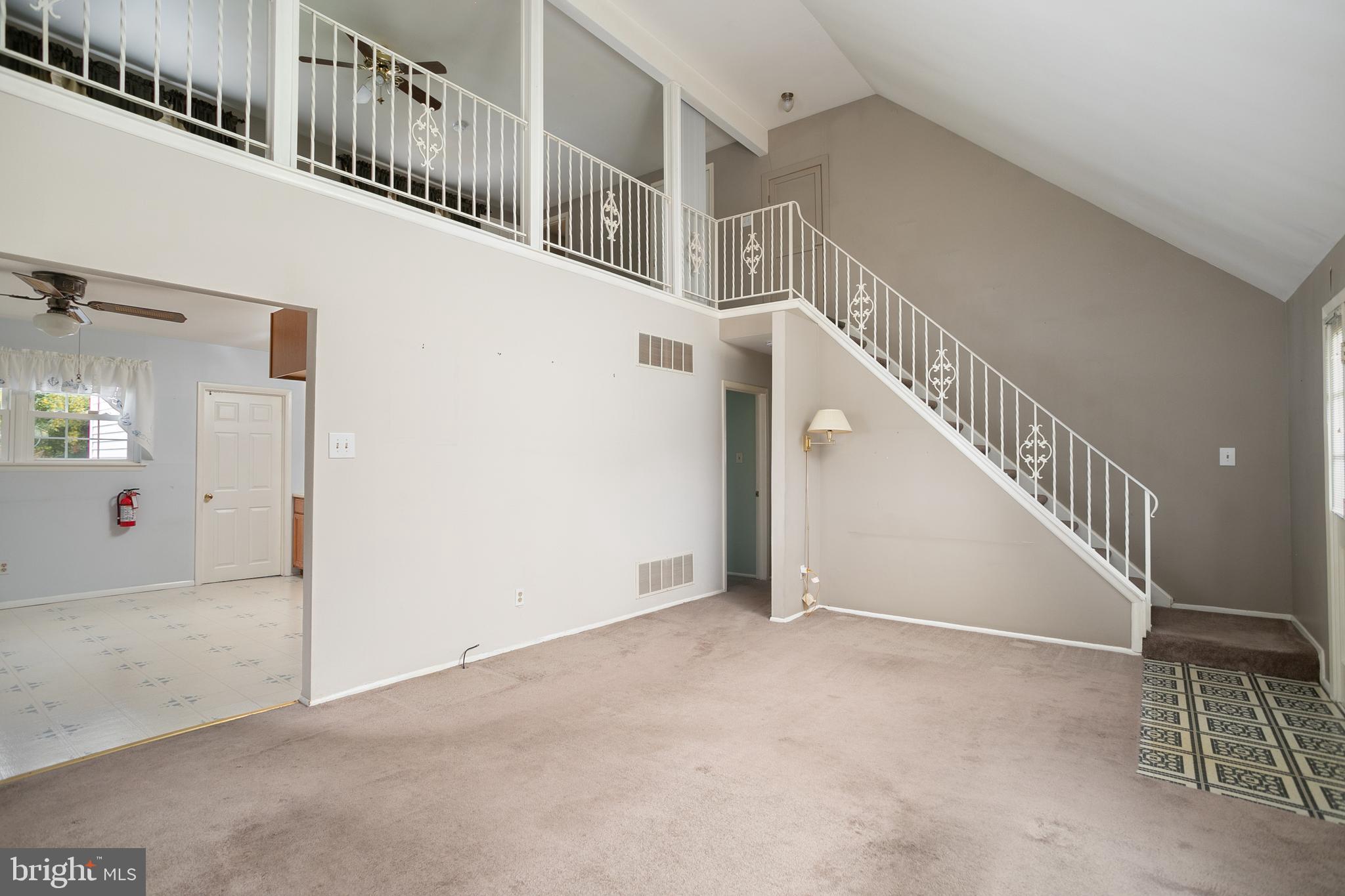 73 Linden Road Burlington, NJ 08016 - Photo 3 of 15