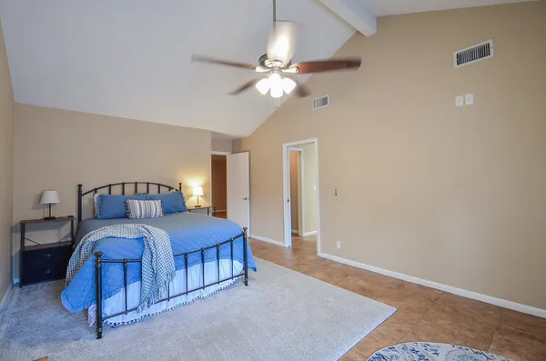 $324,999 | 515 Regency Drive, El Campo, TX 77437