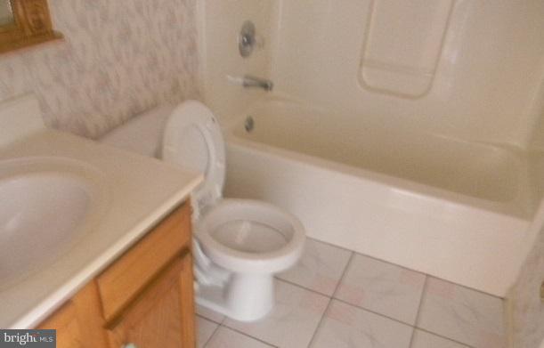 3720 Seneca Garden Road Baltimore, MD 21220 - Photo 14 of 18 Bath