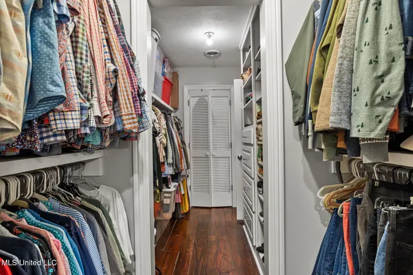 $419,000 | 299 Wood Dale Drive, Jackson, MS 39216