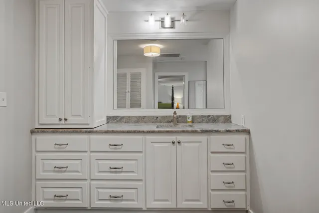 $439,000 | 299 Wood Dale Drive, Jackson, MS 39216