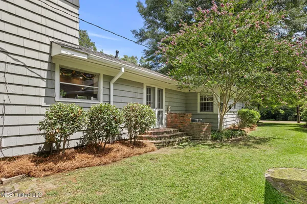 $419,000 | 299 Wood Dale Drive, Jackson, MS 39216