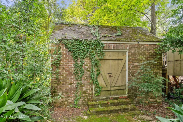 $439,000 | 299 Wood Dale Drive, Jackson, MS 39216