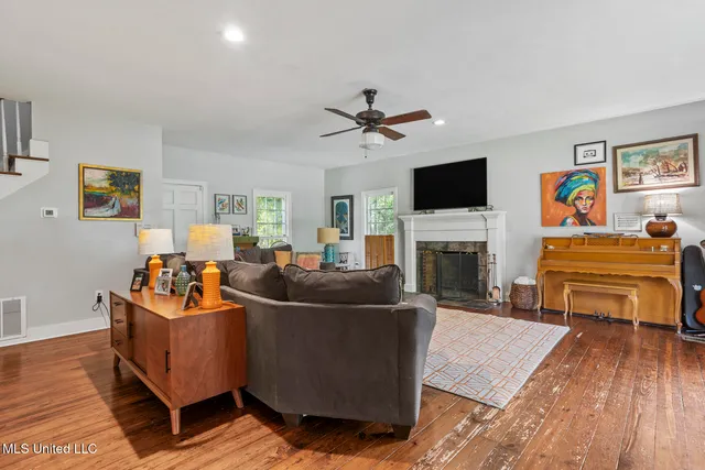 $439,000 | 299 Wood Dale Drive, Jackson, MS 39216