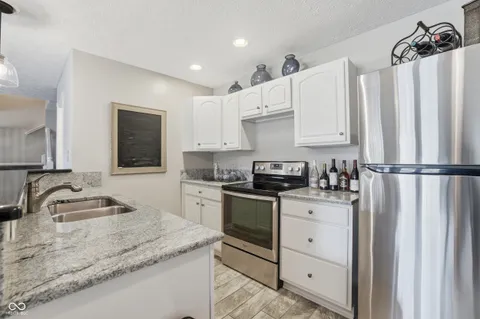 $549,000 | 8073 Lower Bay Lane, Indianapolis, IN 46236