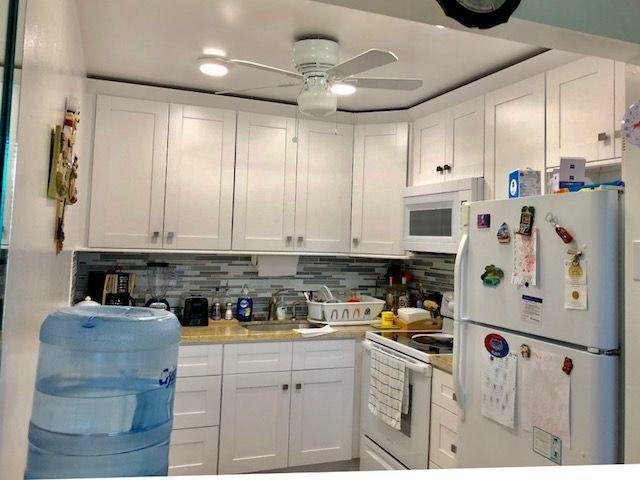 97 Preston F, Unit 97 Boca Raton, FL 33434 - Photo 3 of 22 Updated Kitchen