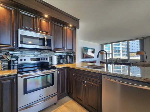 $5,000 | 3505 South Ocean Drive, Unit 412, Hollywood, FL 33019