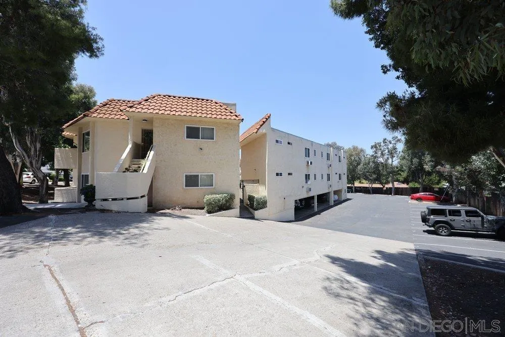 8546 Graham Terrace Santee, CA 92071 - Photo 4 of 10