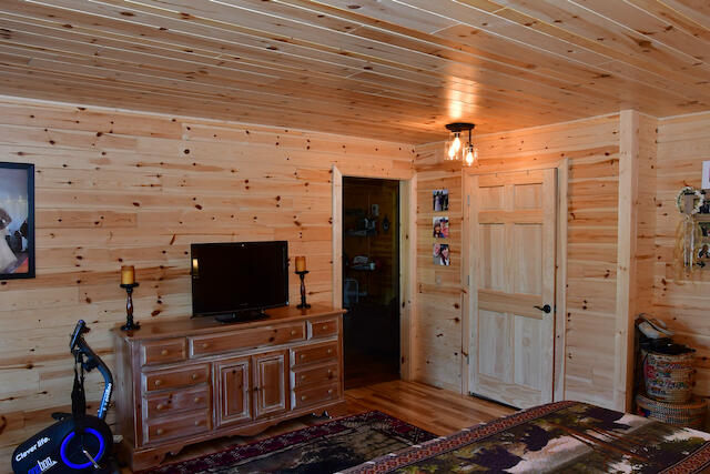 3788 Mast Road Fairview, MI 48621 - Photo 80 of 114 DSC_9021