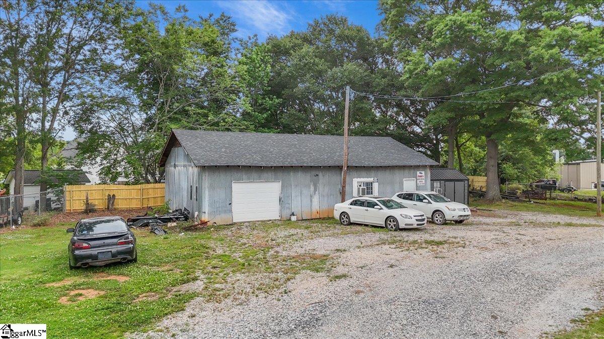 1571 Old Furnace Road Boiling Springs, SC 29316 - Photo 8 of 22 Gallery Image 8