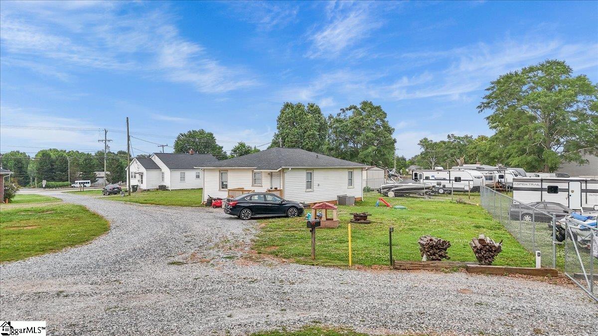 1571 Old Furnace Road Boiling Springs, SC 29316 - Photo 9 of 22 Gallery Image 9