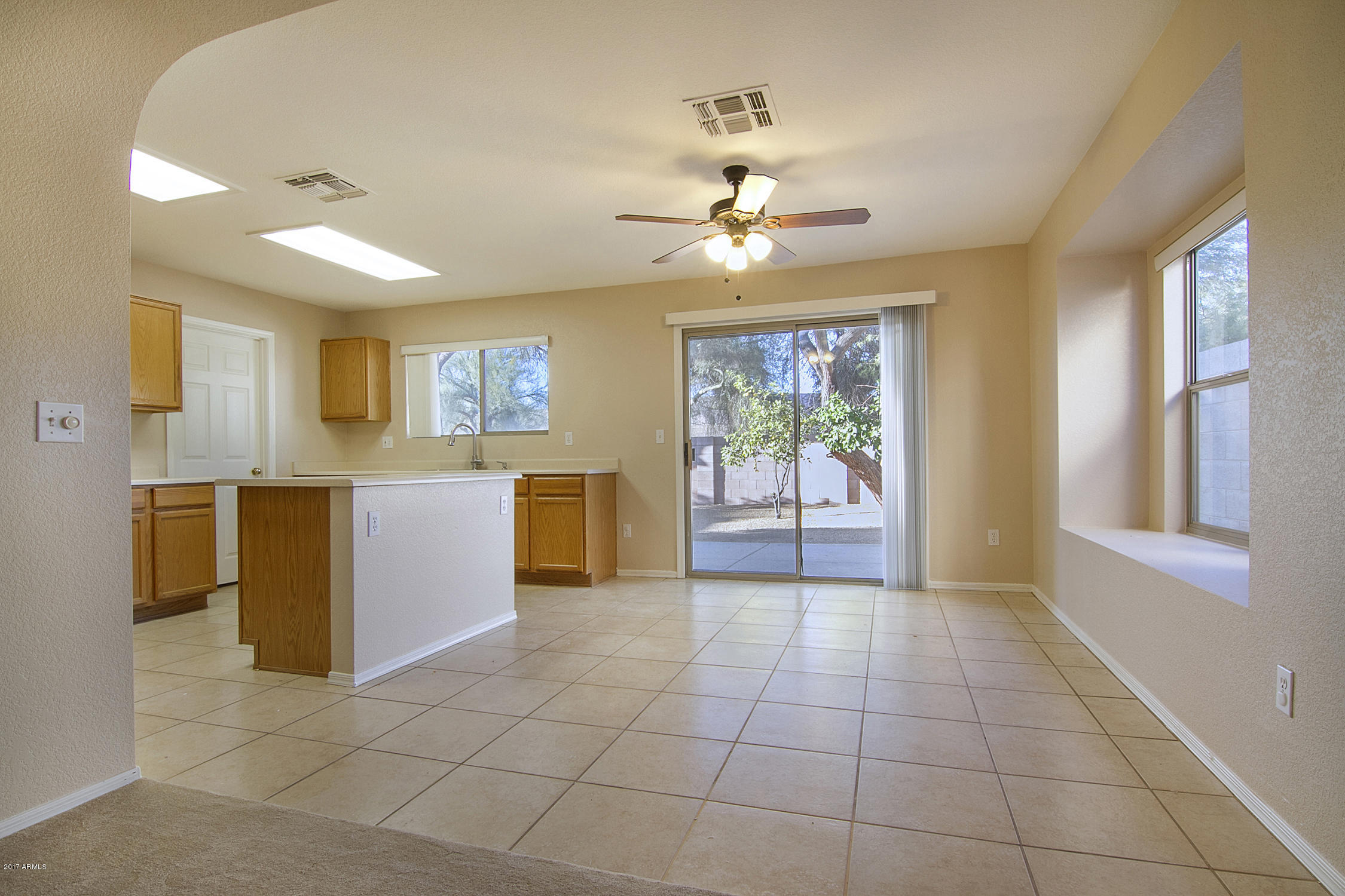 4026 East Rowel Road Phoenix, AZ 85050 - Photo 11 of 40 DiningRm_0183
