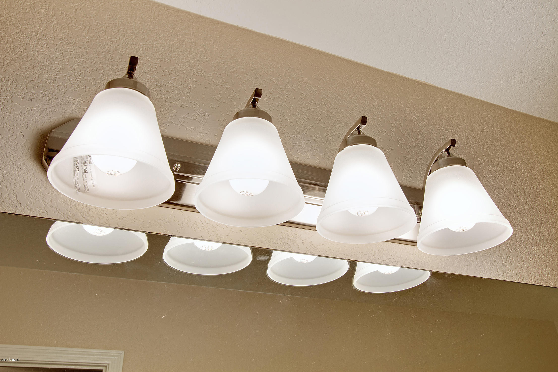 4026 East Rowel Road Phoenix, AZ 85050 - Photo 25 of 40 MasterBathRmLighting_8508