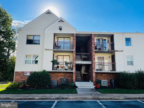 $1,950 | 202 Chesterfield Lane, Unit 101, Stafford, VA 22556
