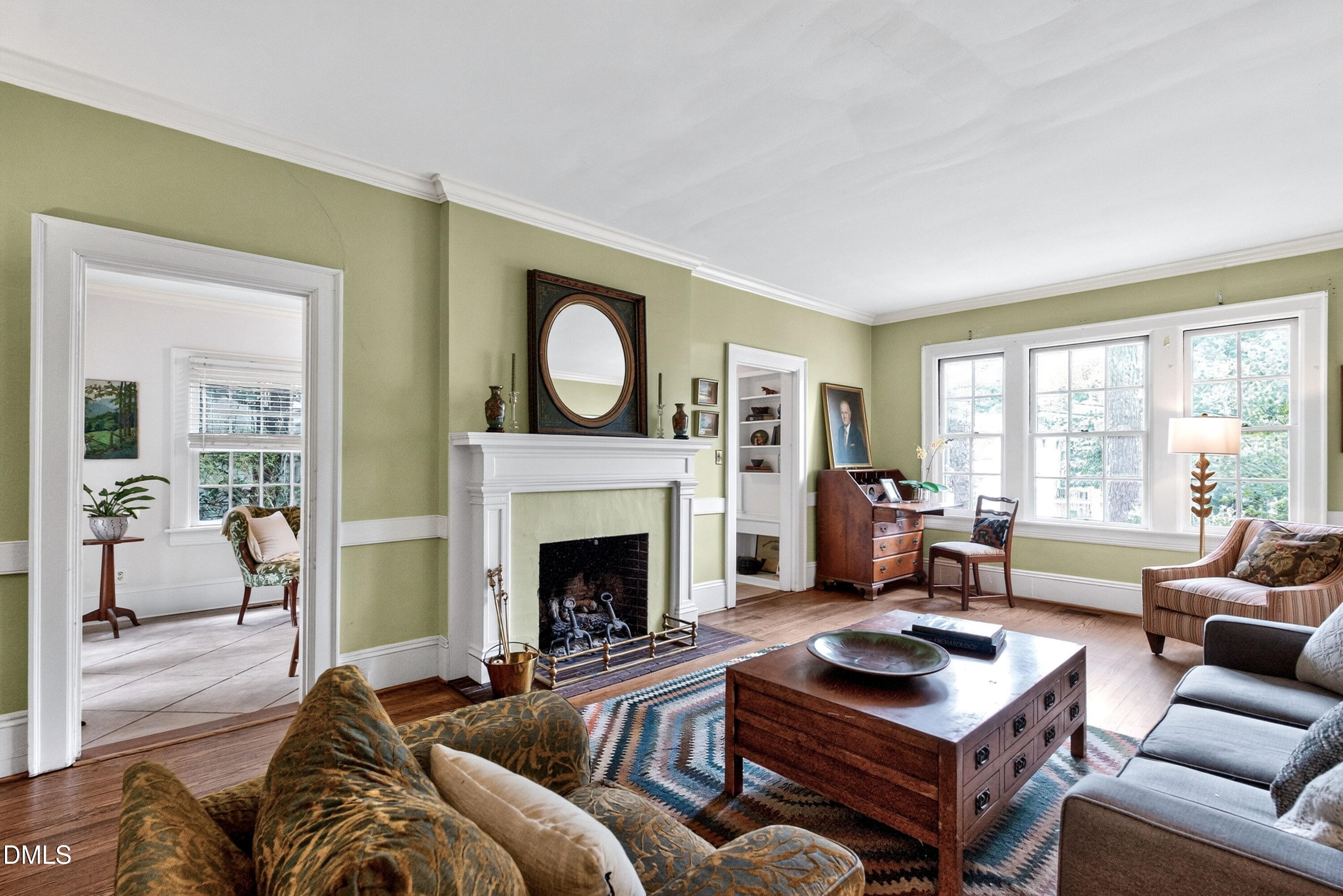 306 Hillcrest Road Raleigh, NC 27605 - Photo 3 of 27 virtual-tour-158496-photo-17816419457404