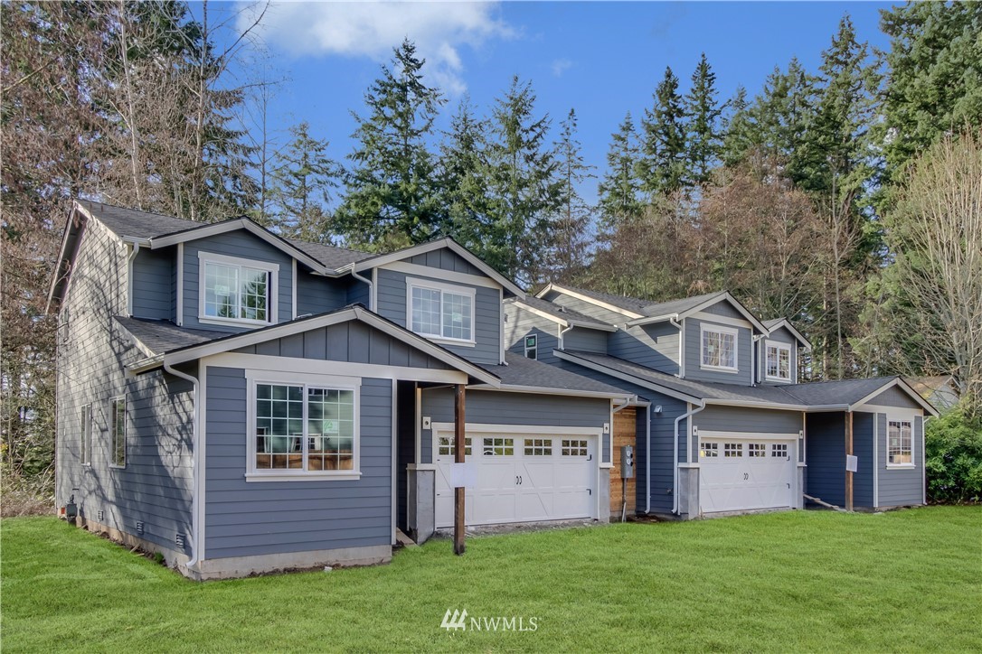 7030 Lower Ridge Road, Unit B Everett, WA 98203 - Photo 1 of 18