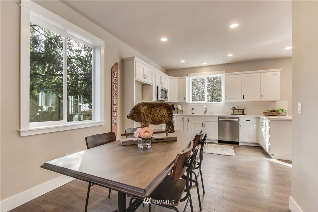 7030 Lower Ridge Road, Unit B Everett, WA 98203 - Photo 5 of 18