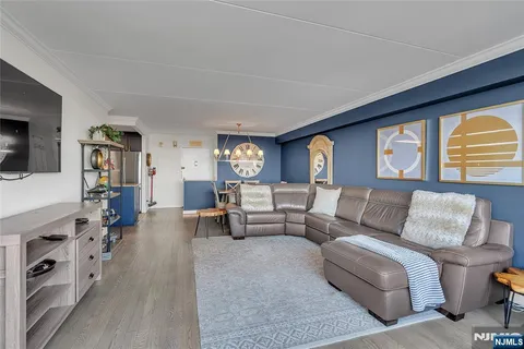 $425,000 | 250 Gorge Road, Unit 21B, Cliffside Park, NJ 07010