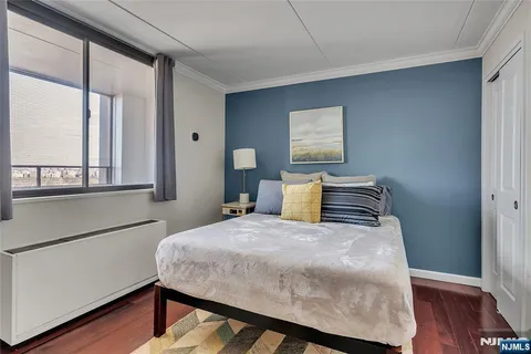 $425,000 | 250 Gorge Road, Unit 21B, Cliffside Park, NJ 07010