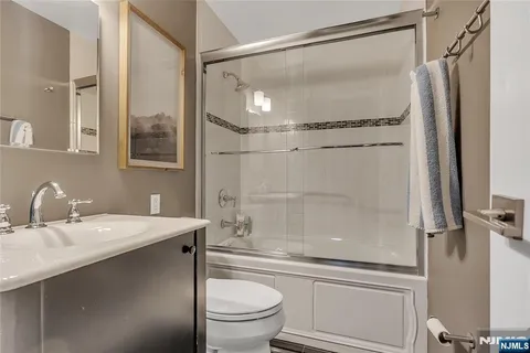 $425,000 | 250 Gorge Road, Unit 21B, Cliffside Park, NJ 07010