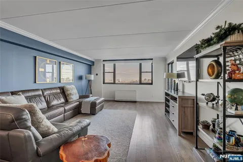 $425,000 | 250 Gorge Road, Unit 21B, Cliffside Park, NJ 07010